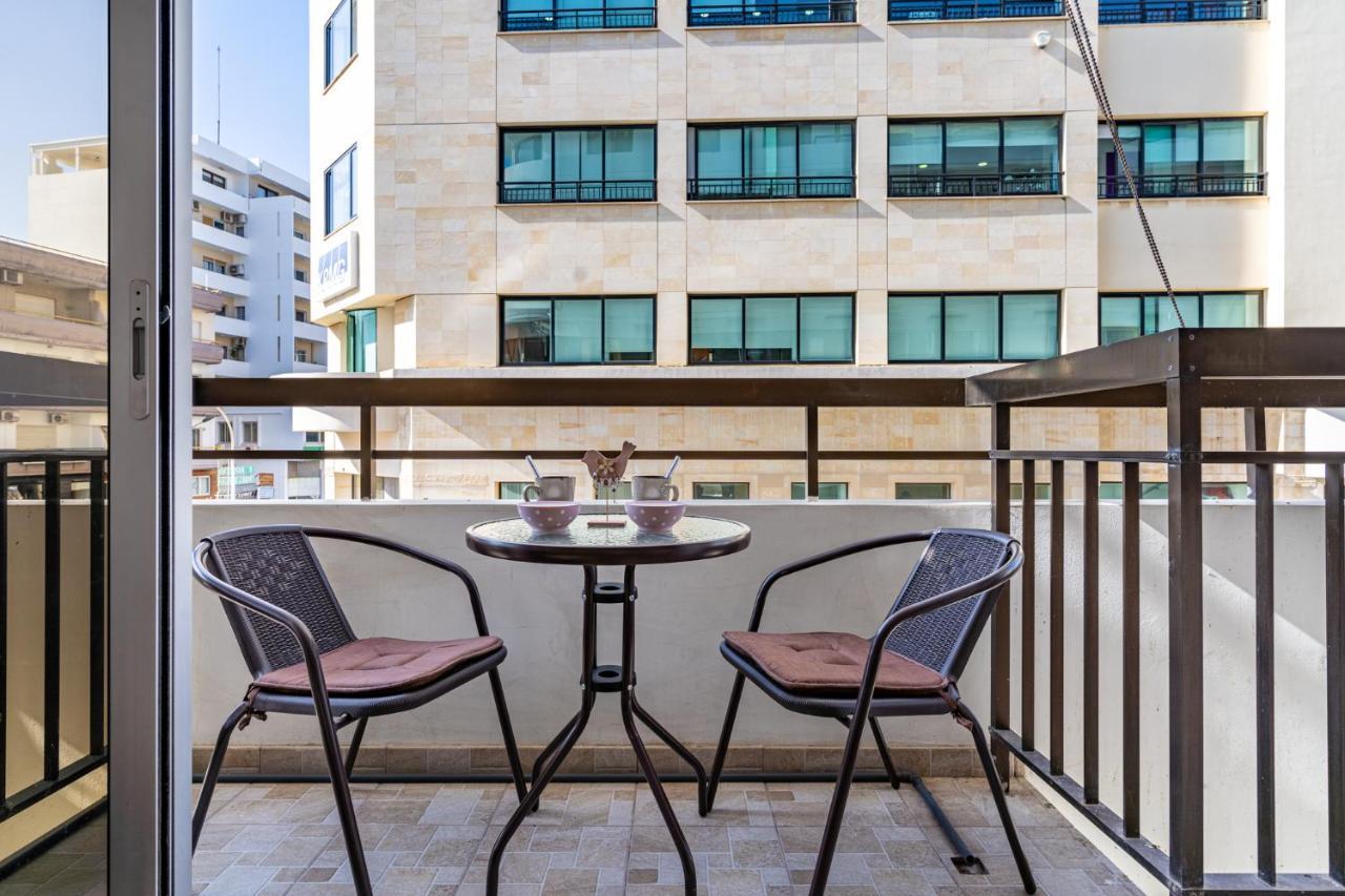 Berries 1-Br Apt In לרנקה מראה חיצוני תמונה